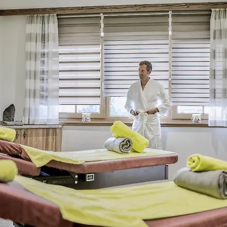 Hotel Wellness & Naturhotel Tonihof 4*